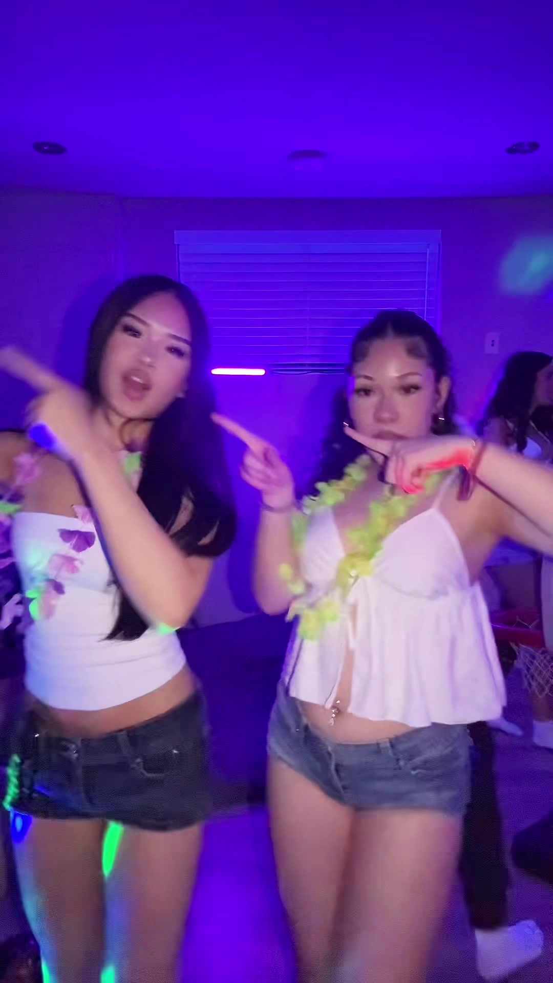 @Liv