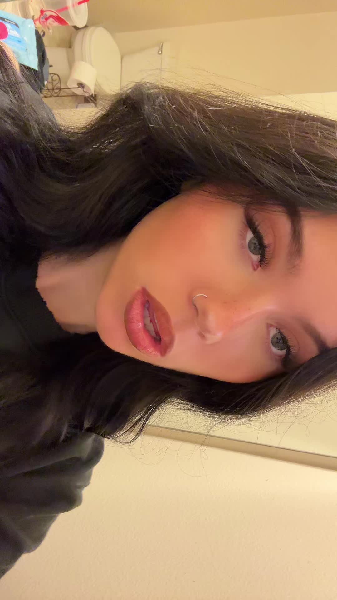 @Ella