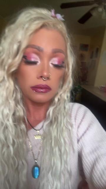 @qu33nlashesz