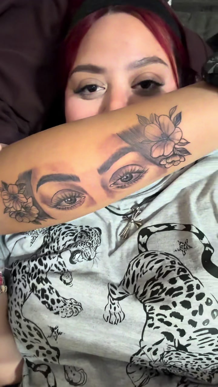 @liznaed