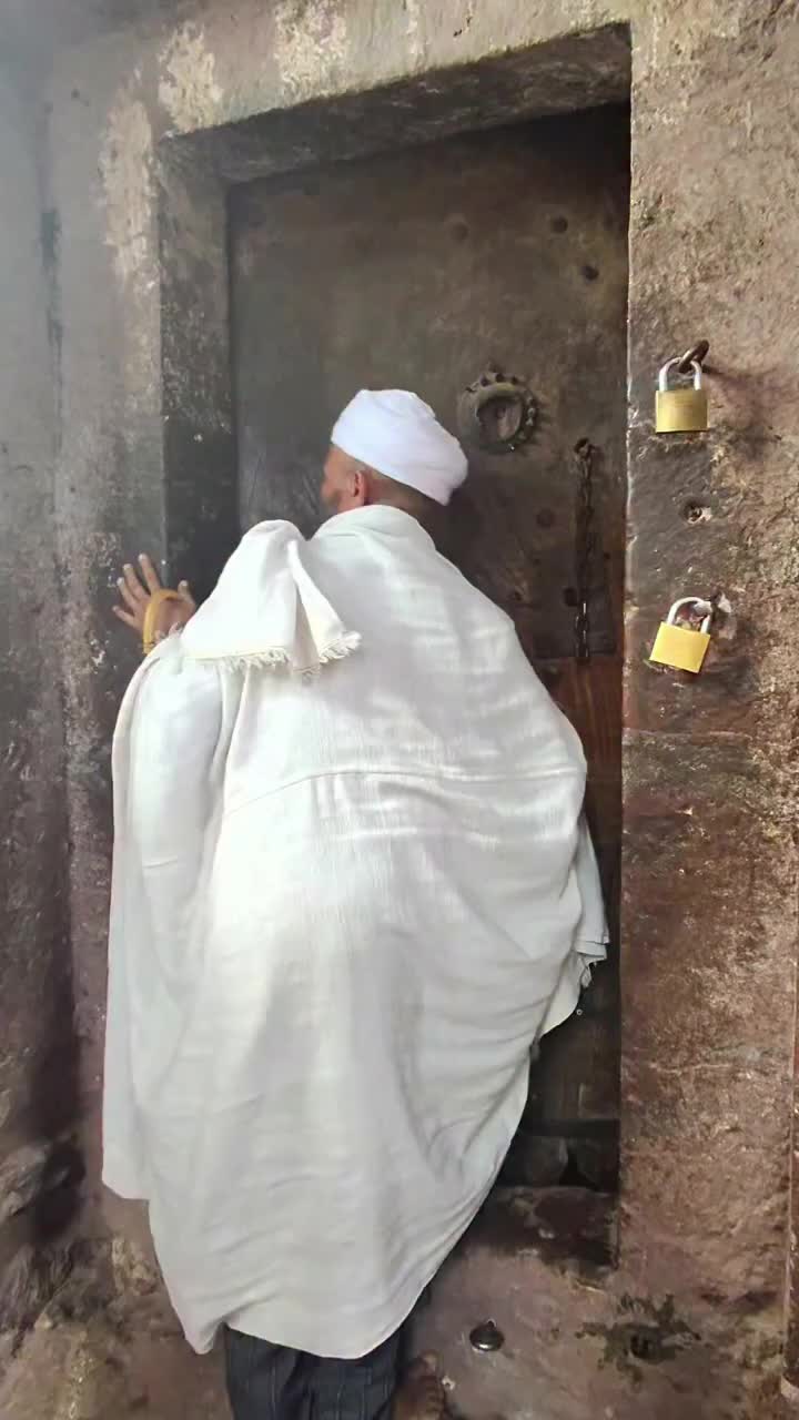 @አሪታ ጌታሁን