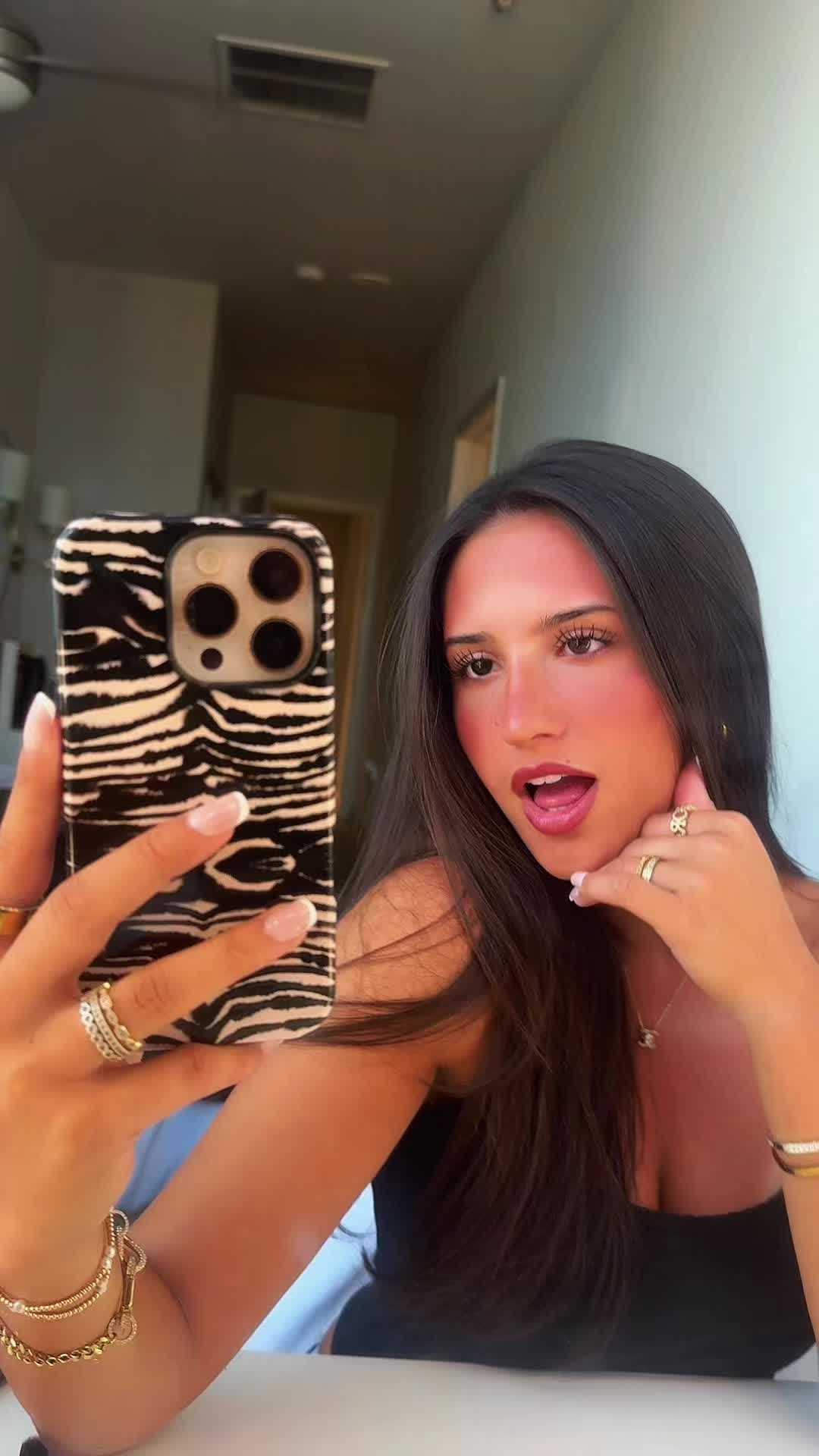 @_leannamarieee