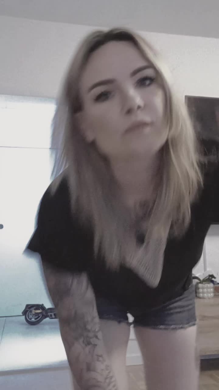 @Carmy and her Dogs🐕🖤🇩🇪