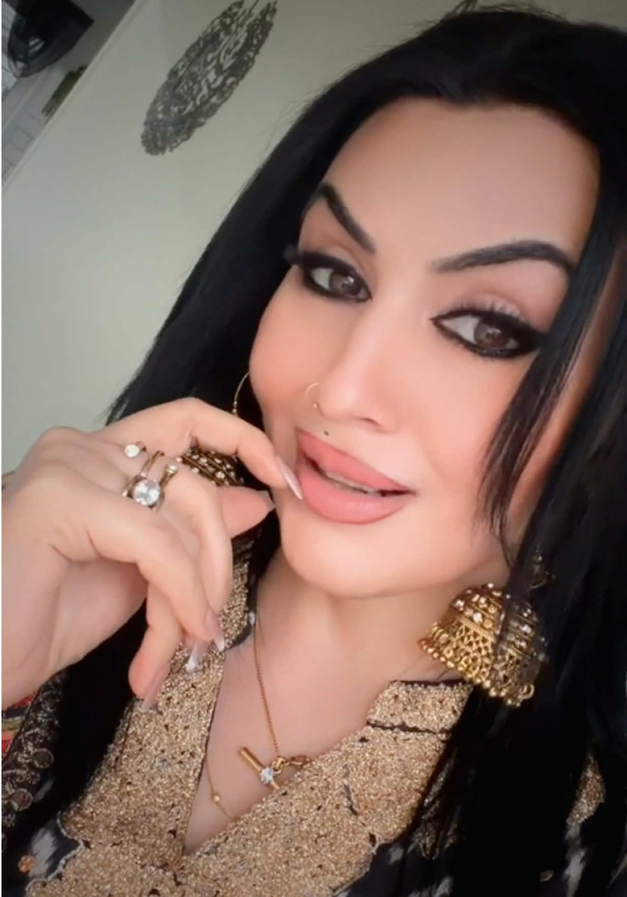 @🦅🦅 NIGHAT🦅🦅