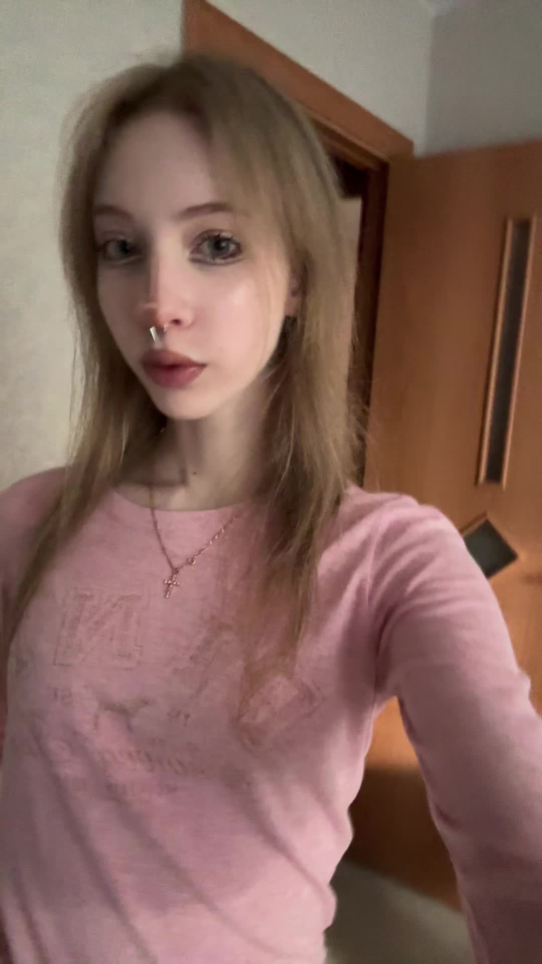 @>_*