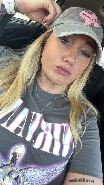@Ashley 🥀
