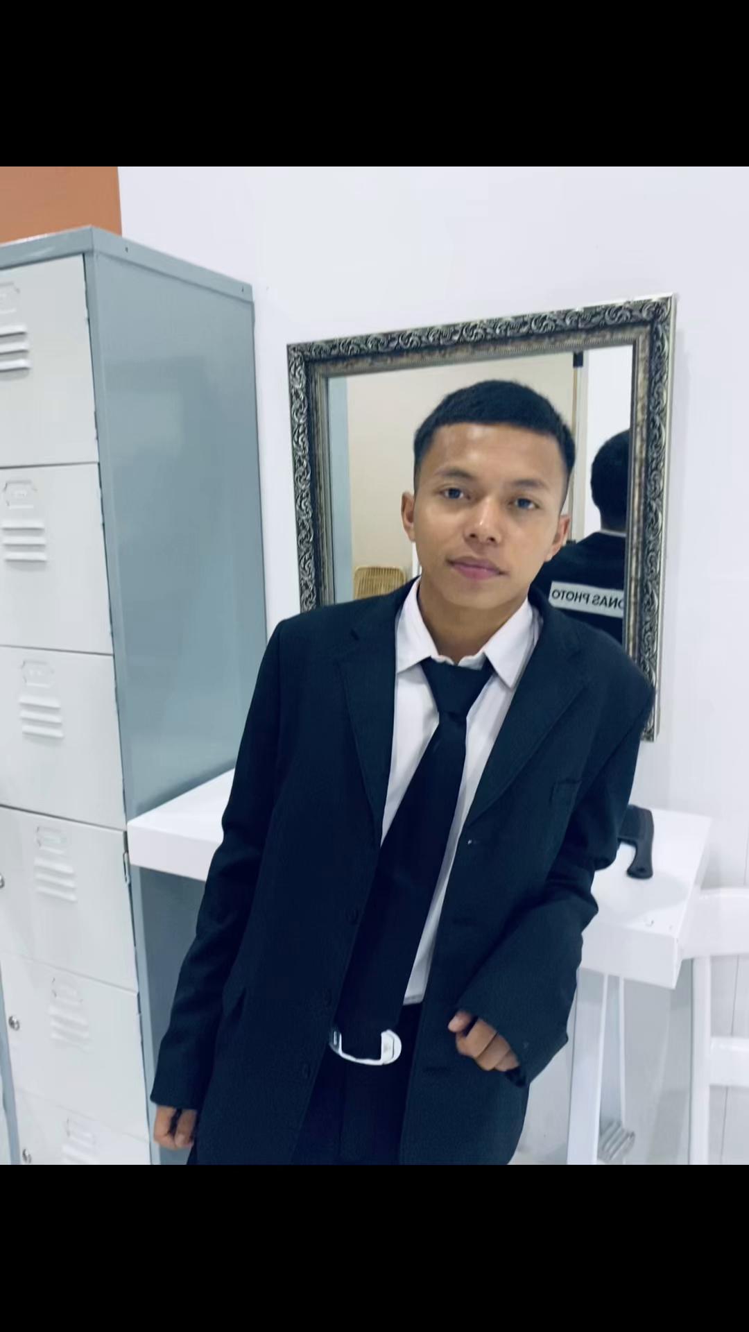 @𝐁𝐫𝐢𝐚𝐧 𝐆𝐢𝐢𝐭𝐬𝐮