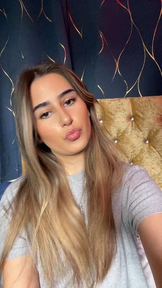 @anna x