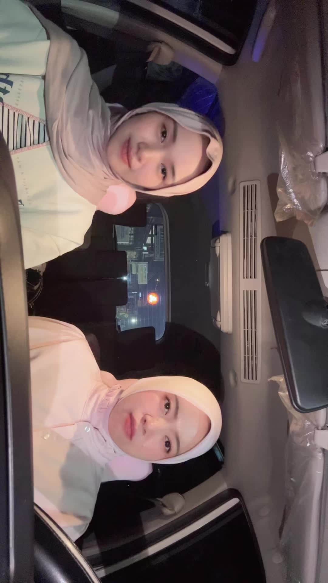 @Dindaaa