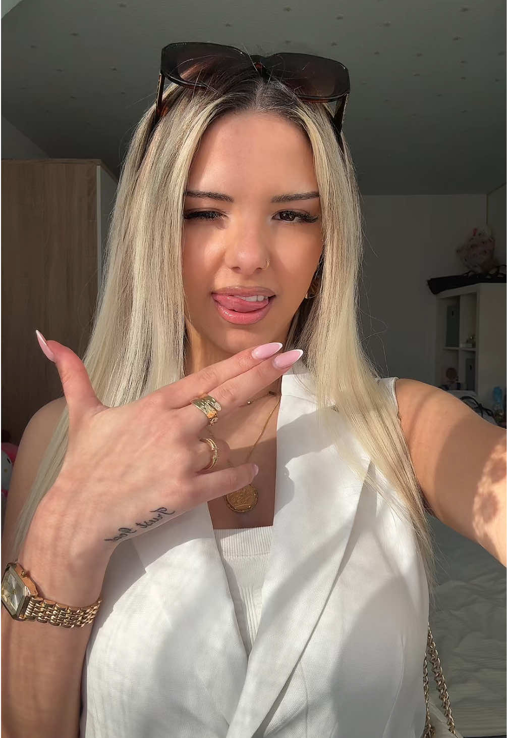 @๐๐
๐