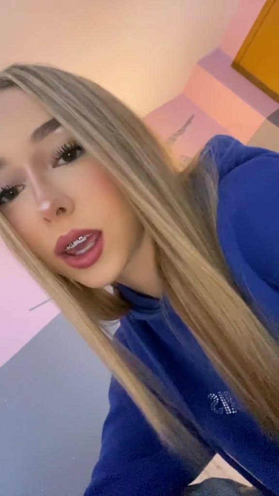 @𝐋𝐨𝐥&rsquo;🦢