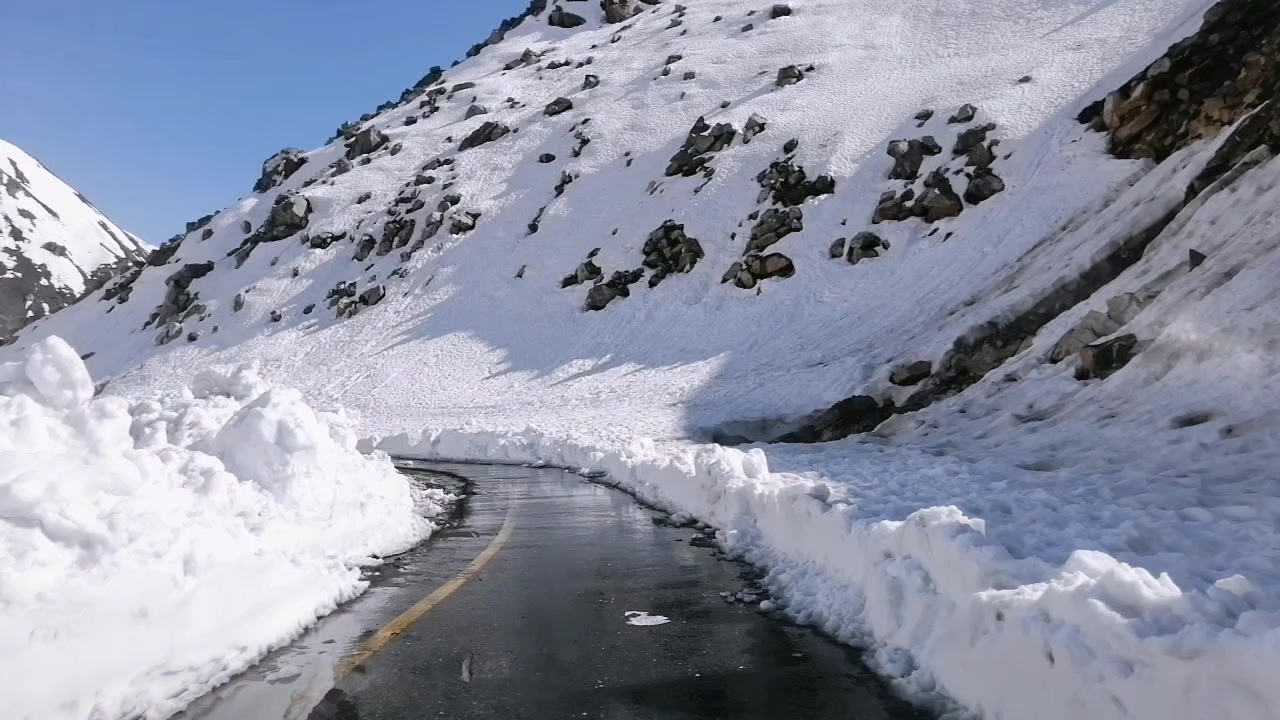 @Travel_with_Waqas