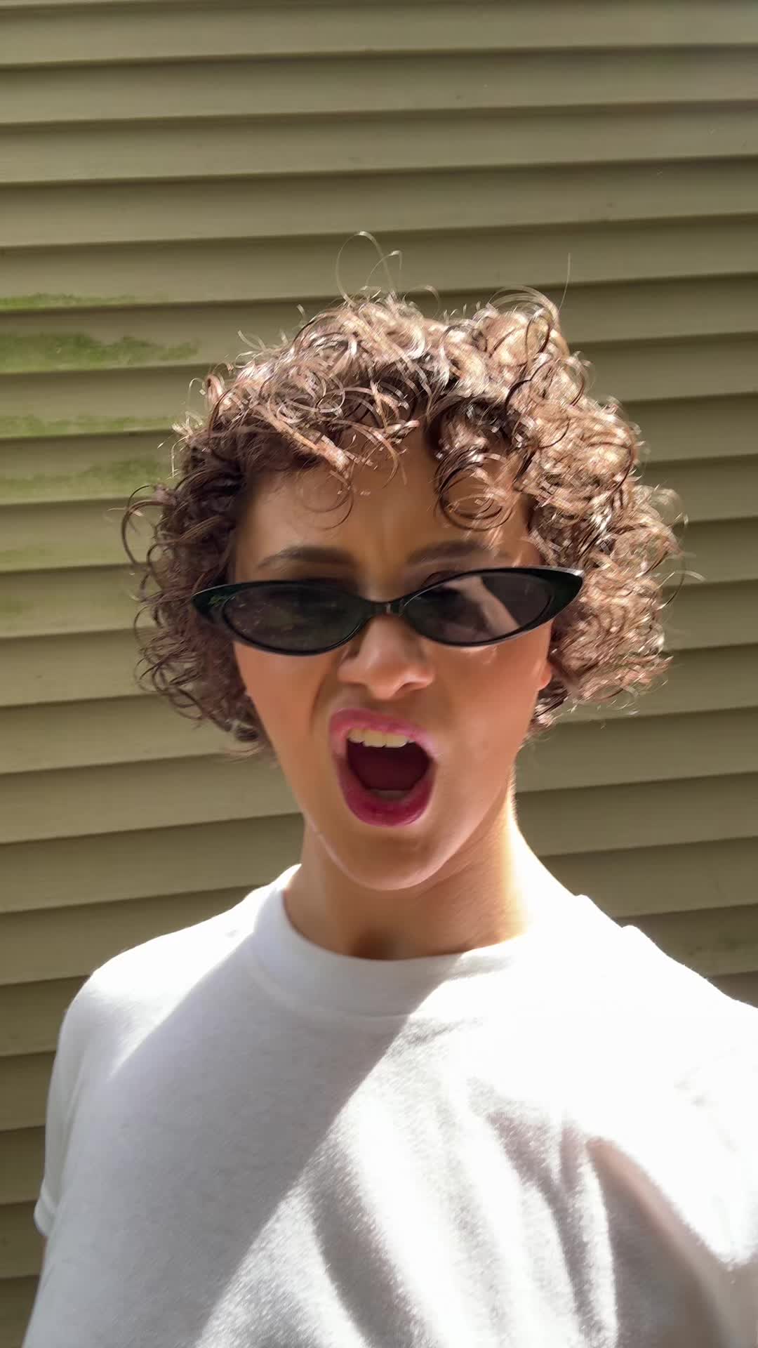 @Elina