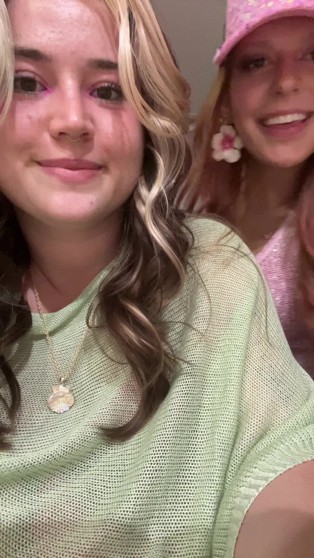 @raeeeeegan
