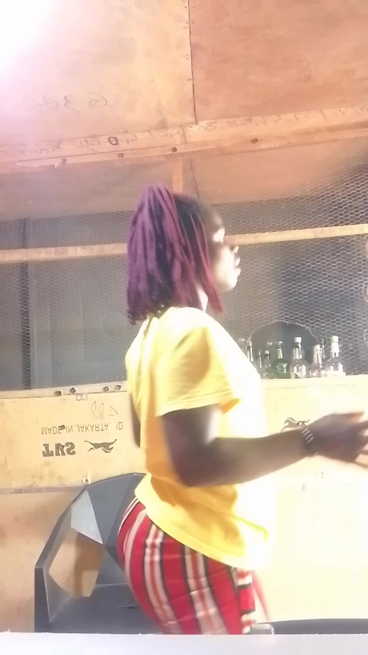 @la fille de 18 montagne