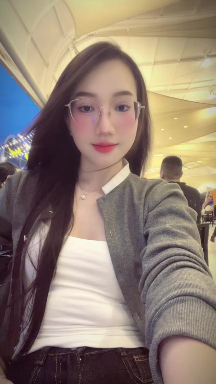@𝑻𝒉𝒂𝒏𝒉 𝑯𝒂̆̀𝒏𝒈🩵
