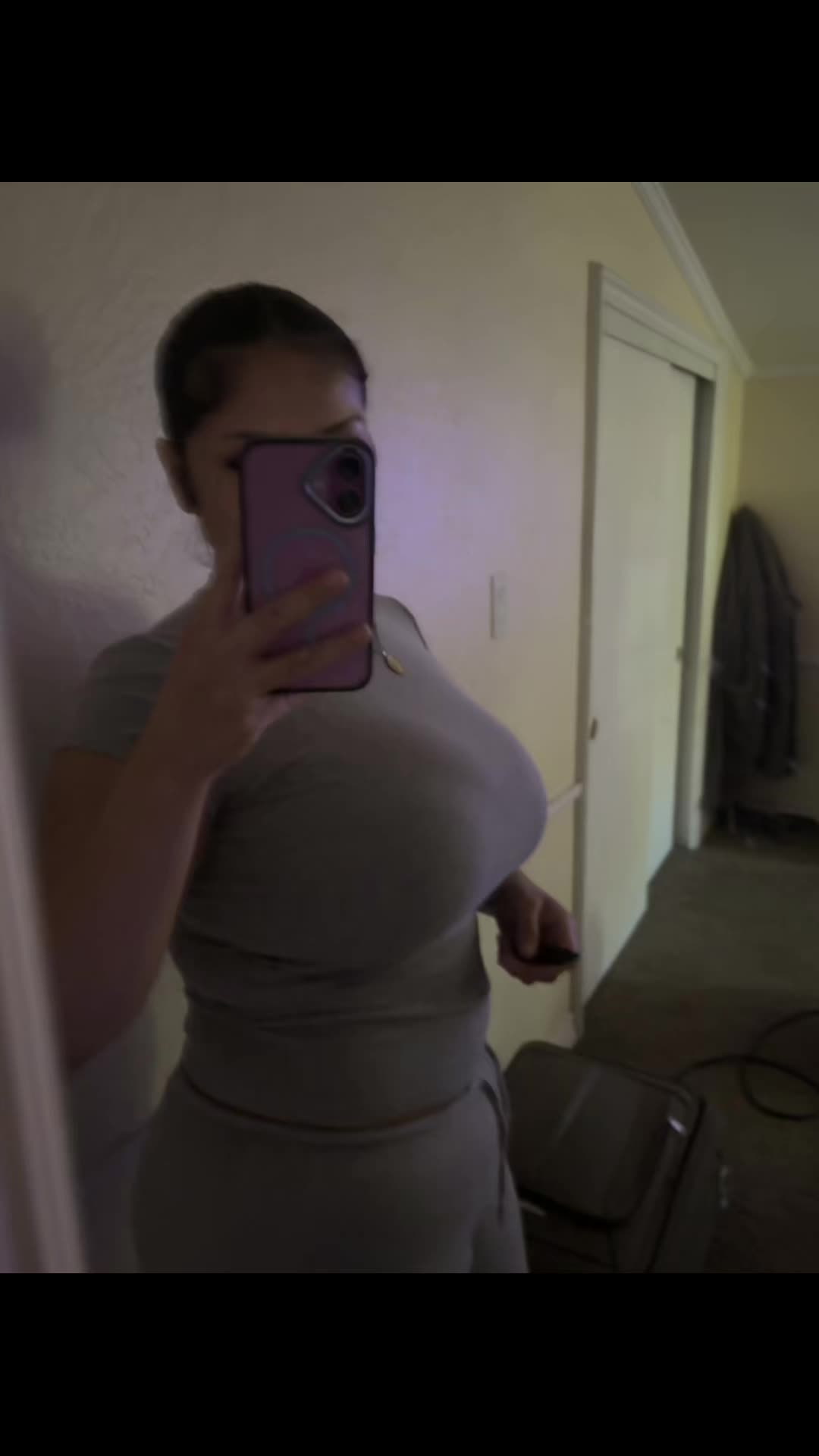 @yæ