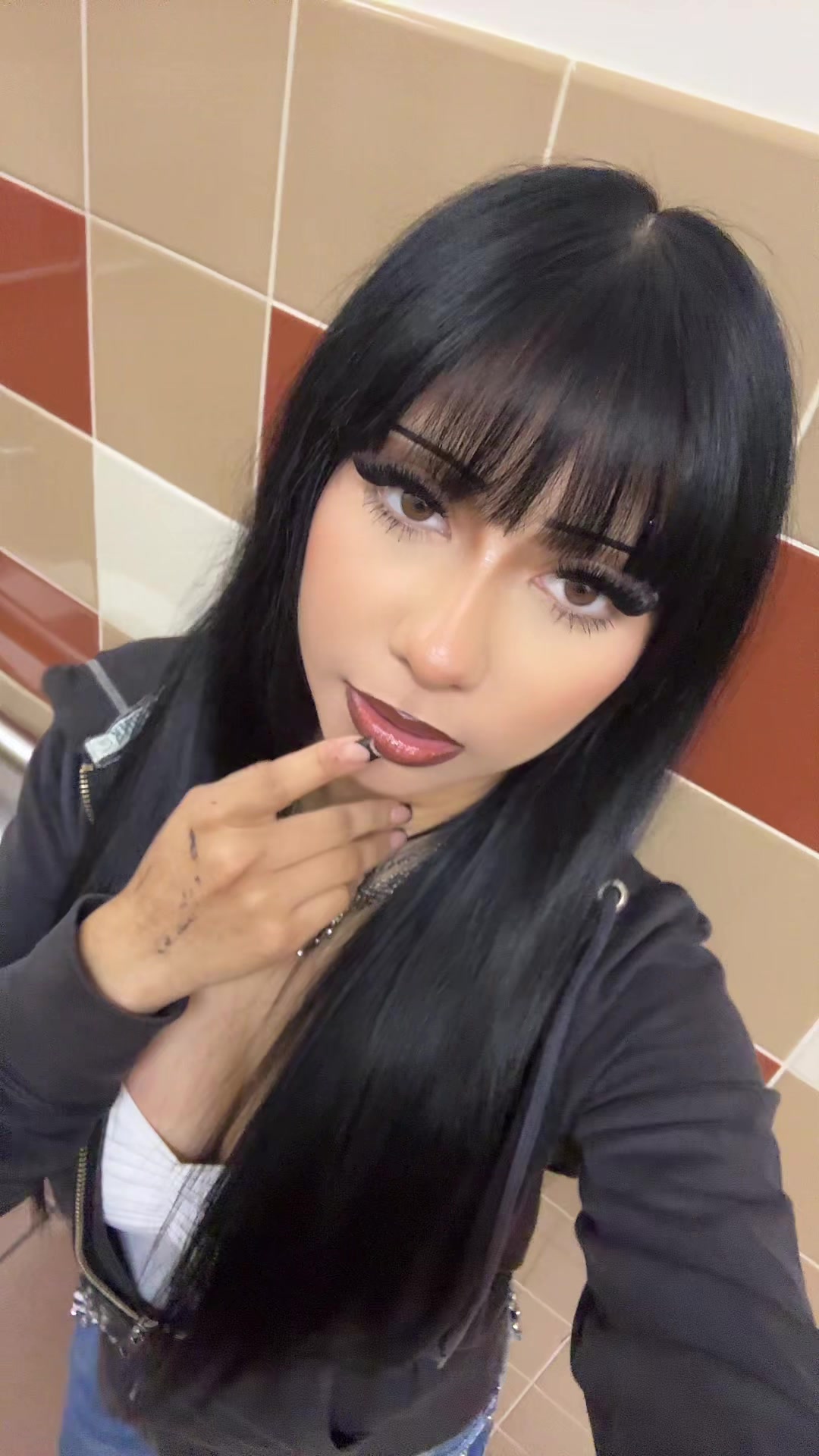 @itzelblankpage