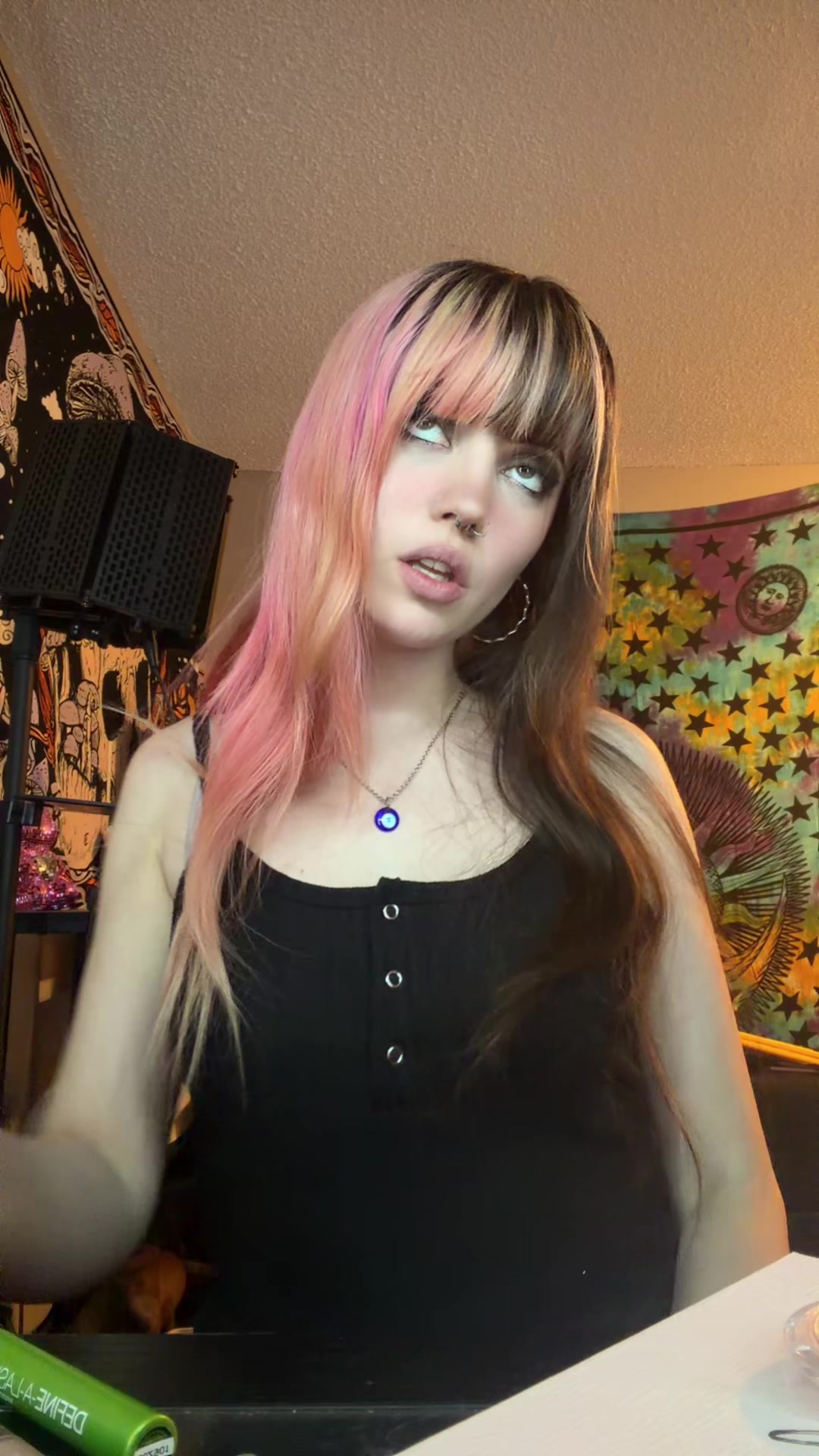 @Lil Bug🖤🍄