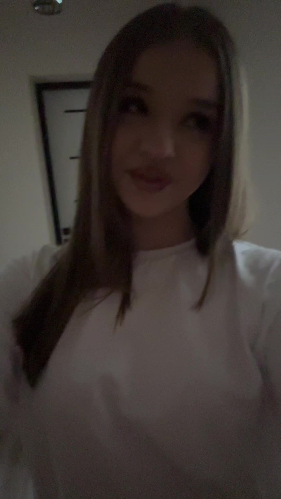 @zuvanxar_
