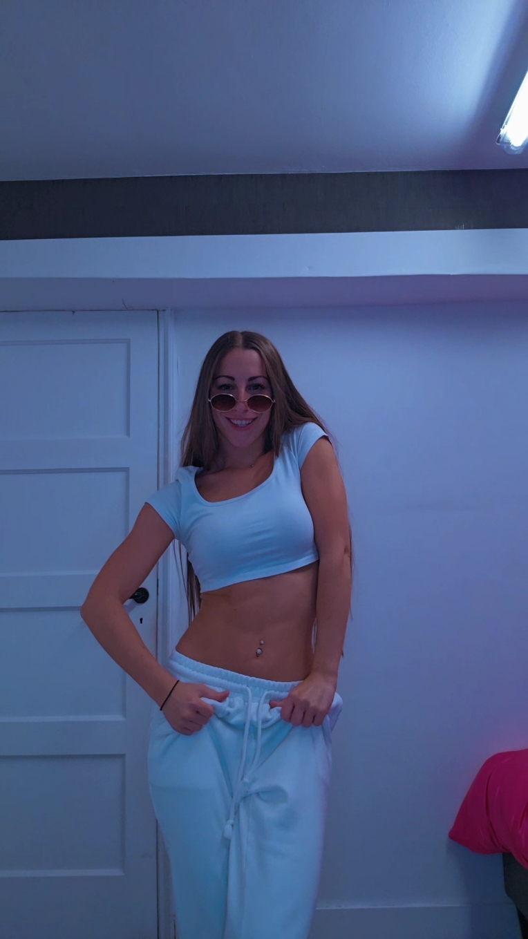@𝐀𝐧𝐨𝐮𝐤