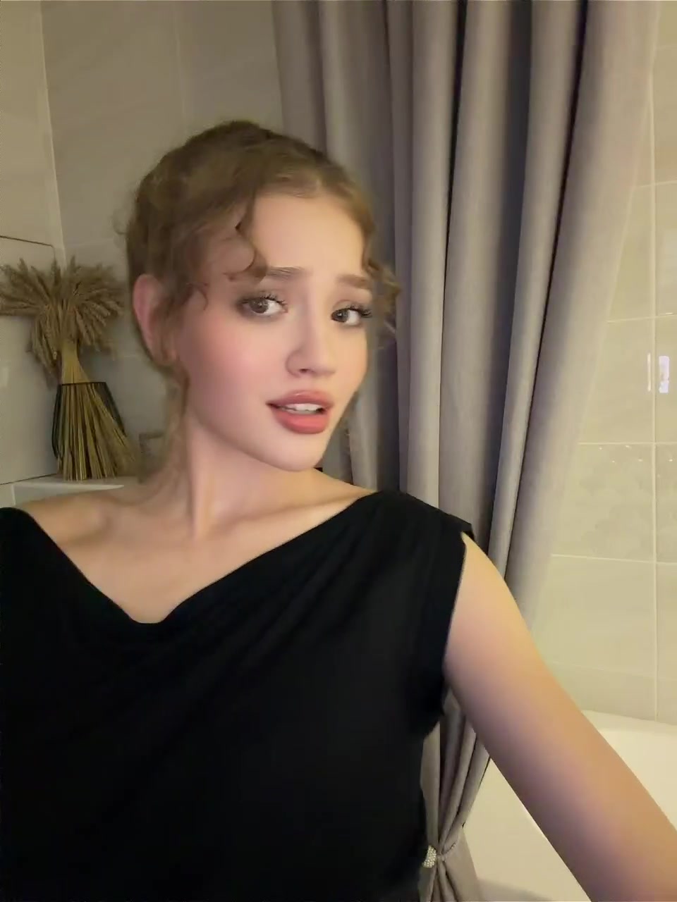 @anntaseb