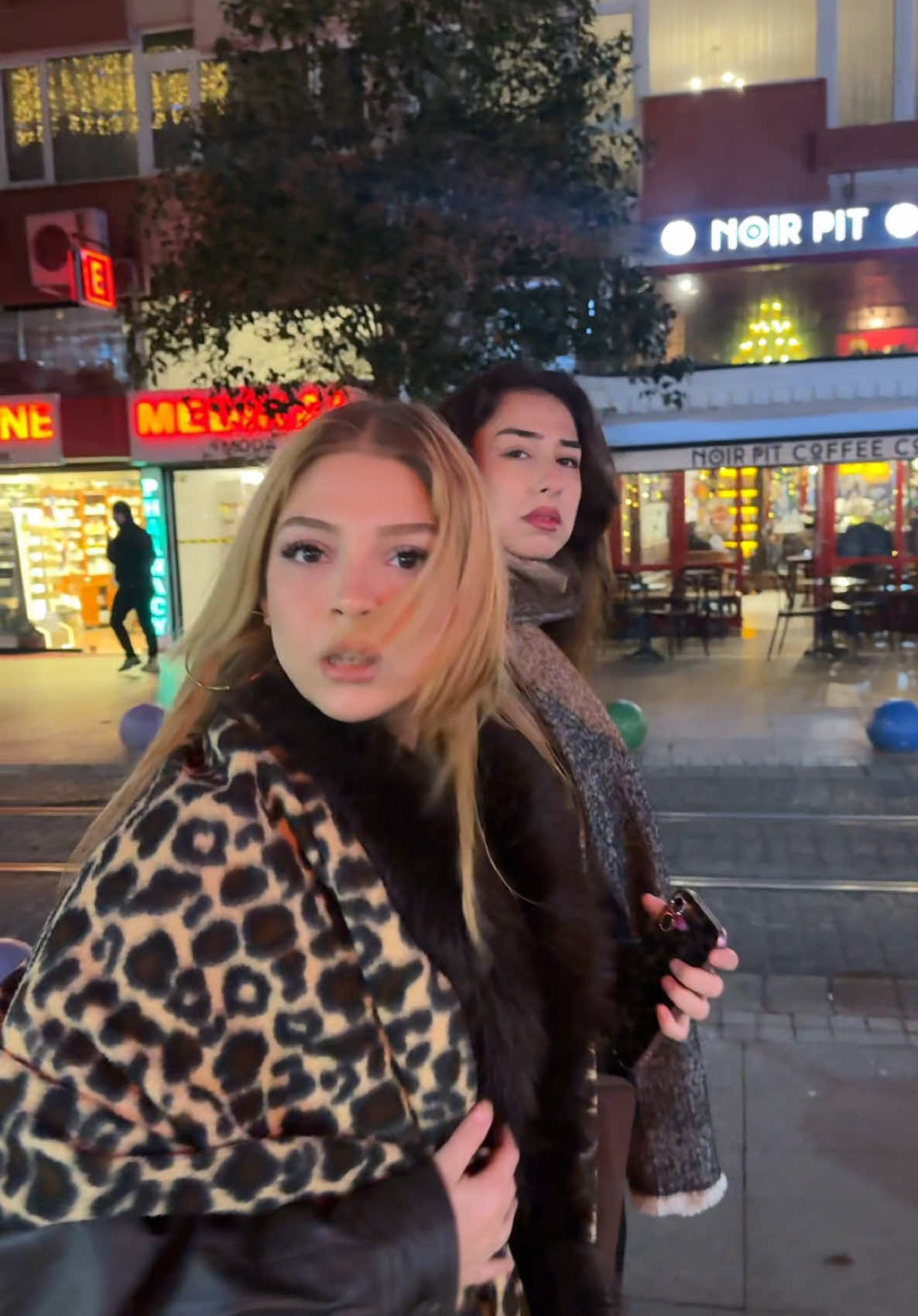 @AzraLimans🪩