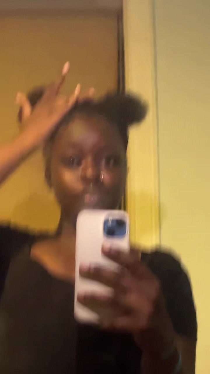 @imthequeenn@gmail.com