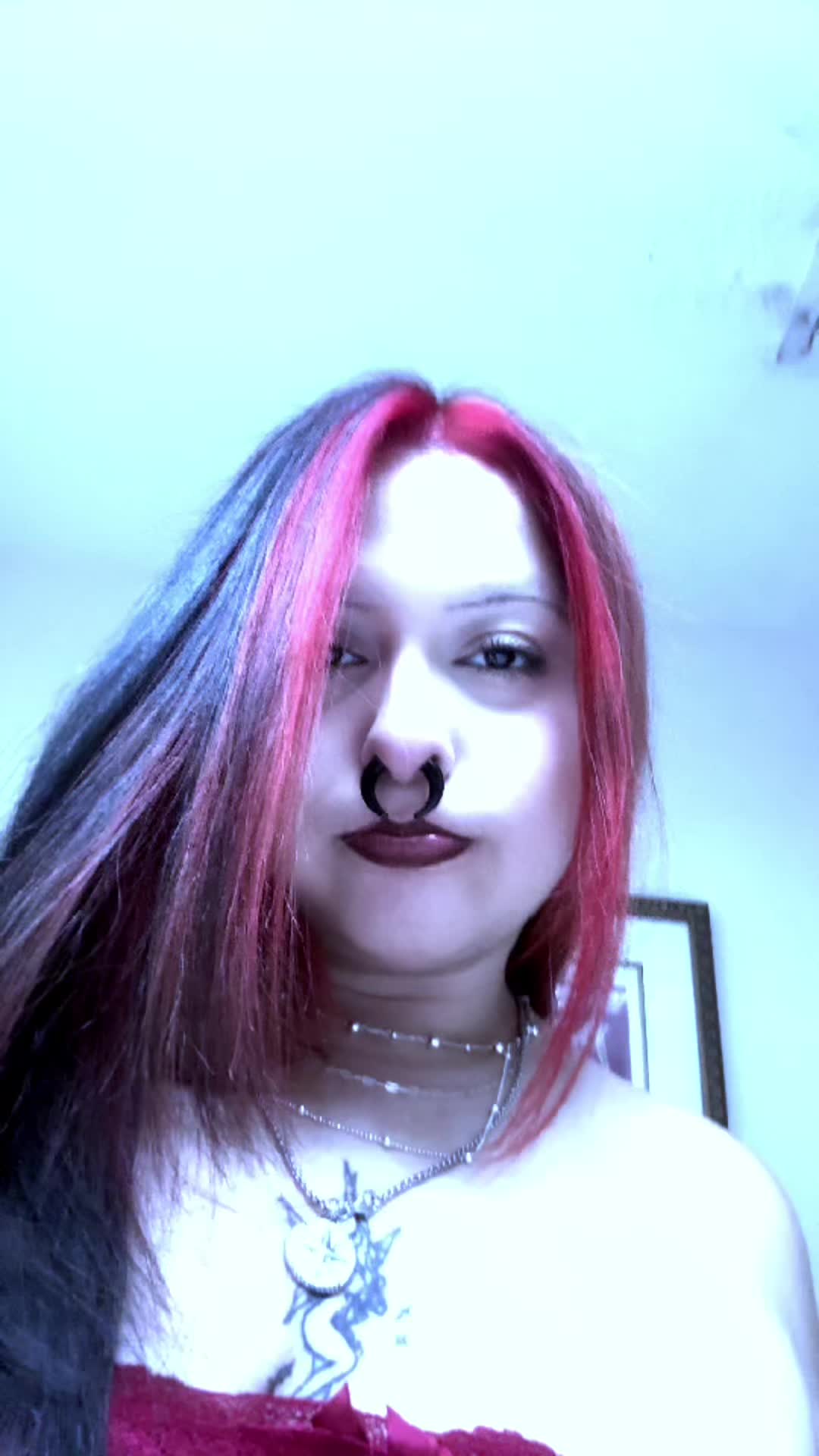 @Vee🦇