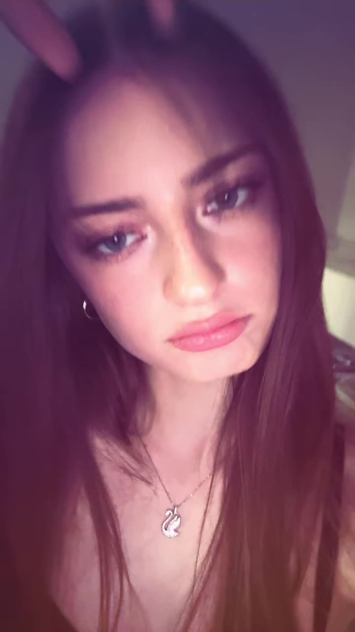 @ℰ 𝓋 𝑒 𝓁 𝓎 𝓃 &dagger;
