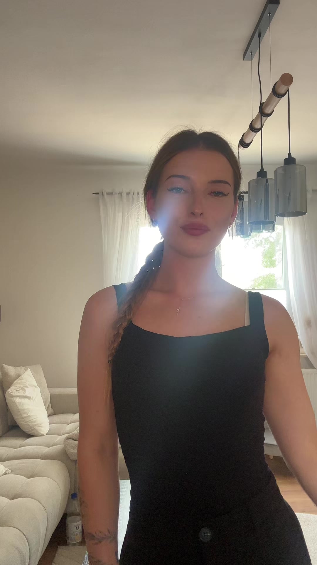 @angi.cl1