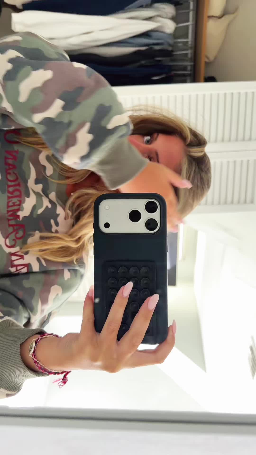 @Izscansarole