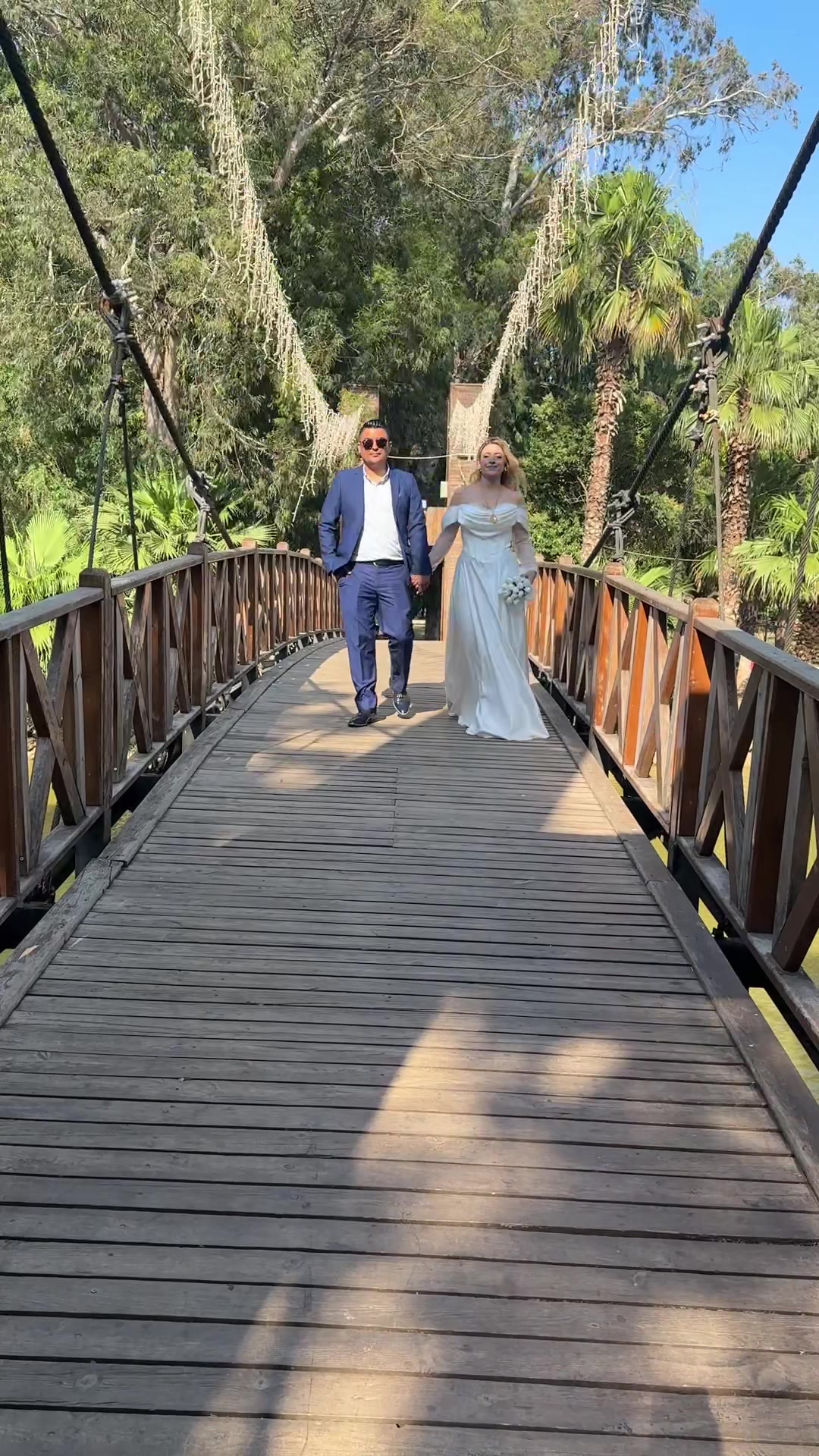 @nur.özpınar