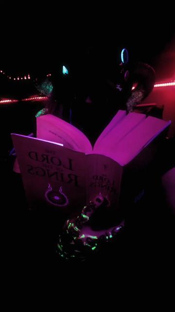 @☆ E҉C҉H҉O҉ ⛧ 🇨🇦