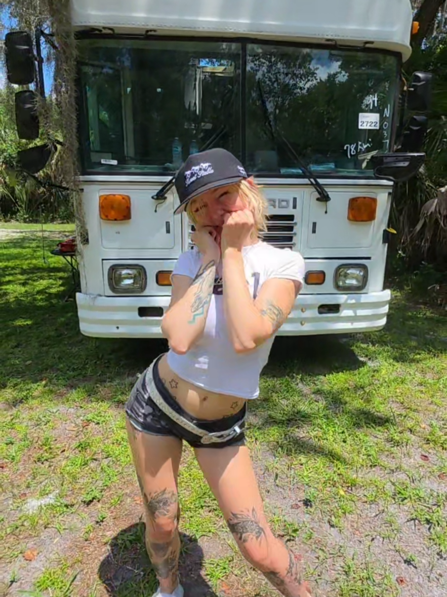 @BusandBunny