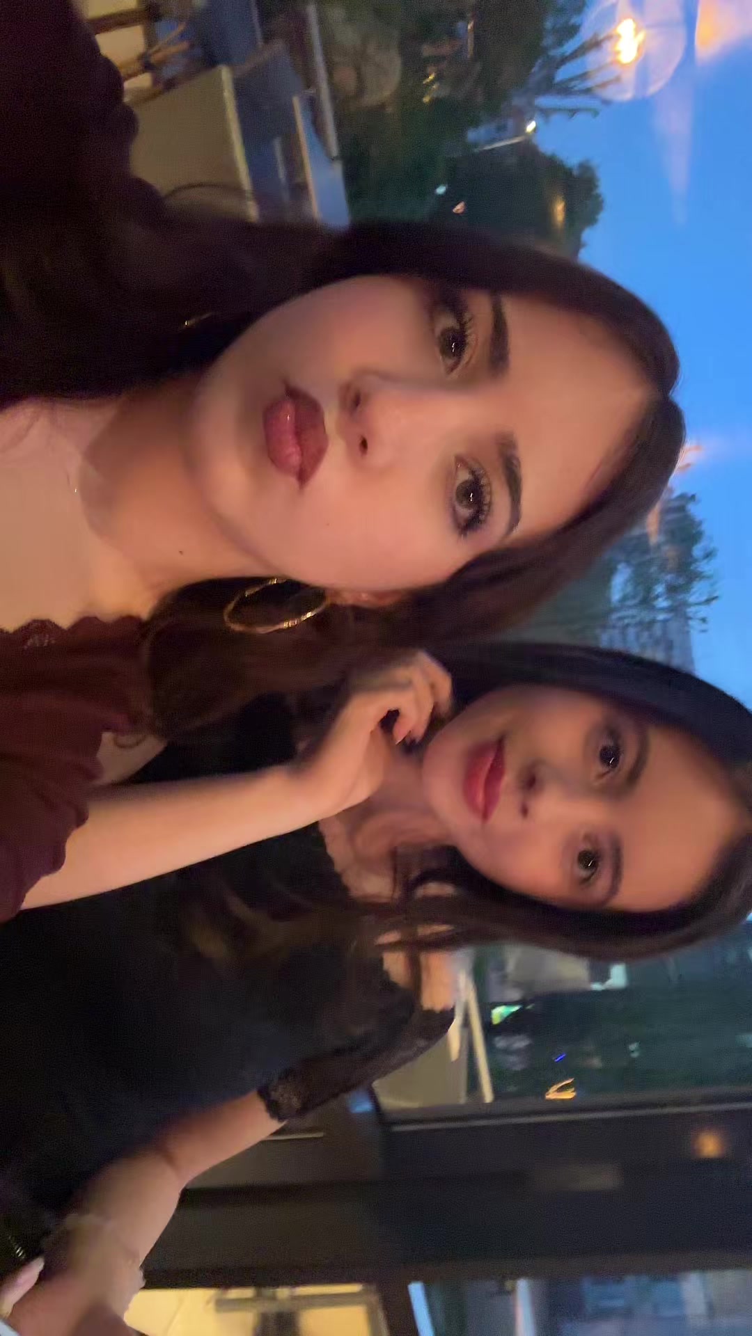 @👅