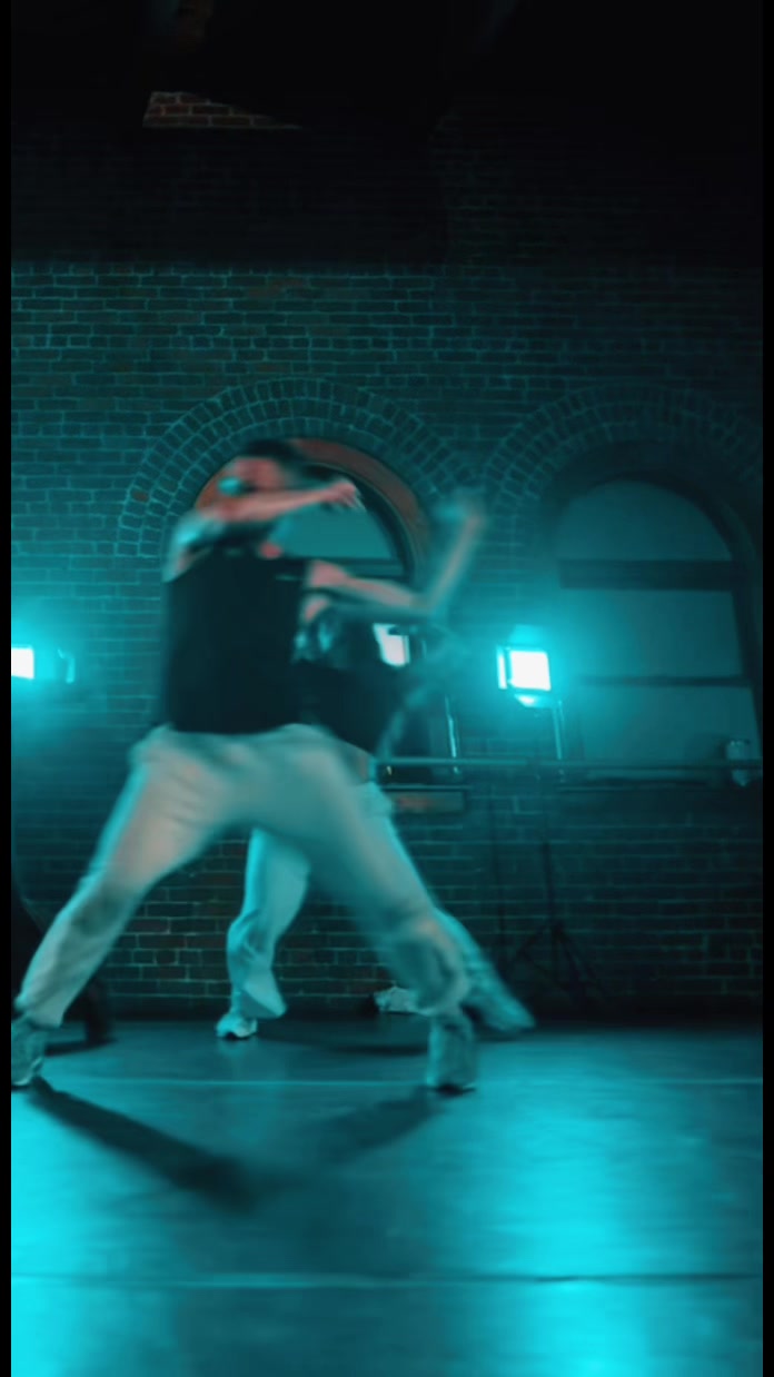 @alexmolledance