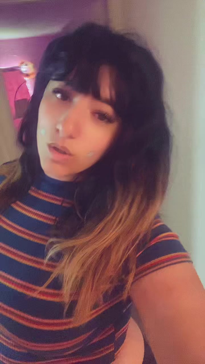 @sarahnextdoorgirl:)