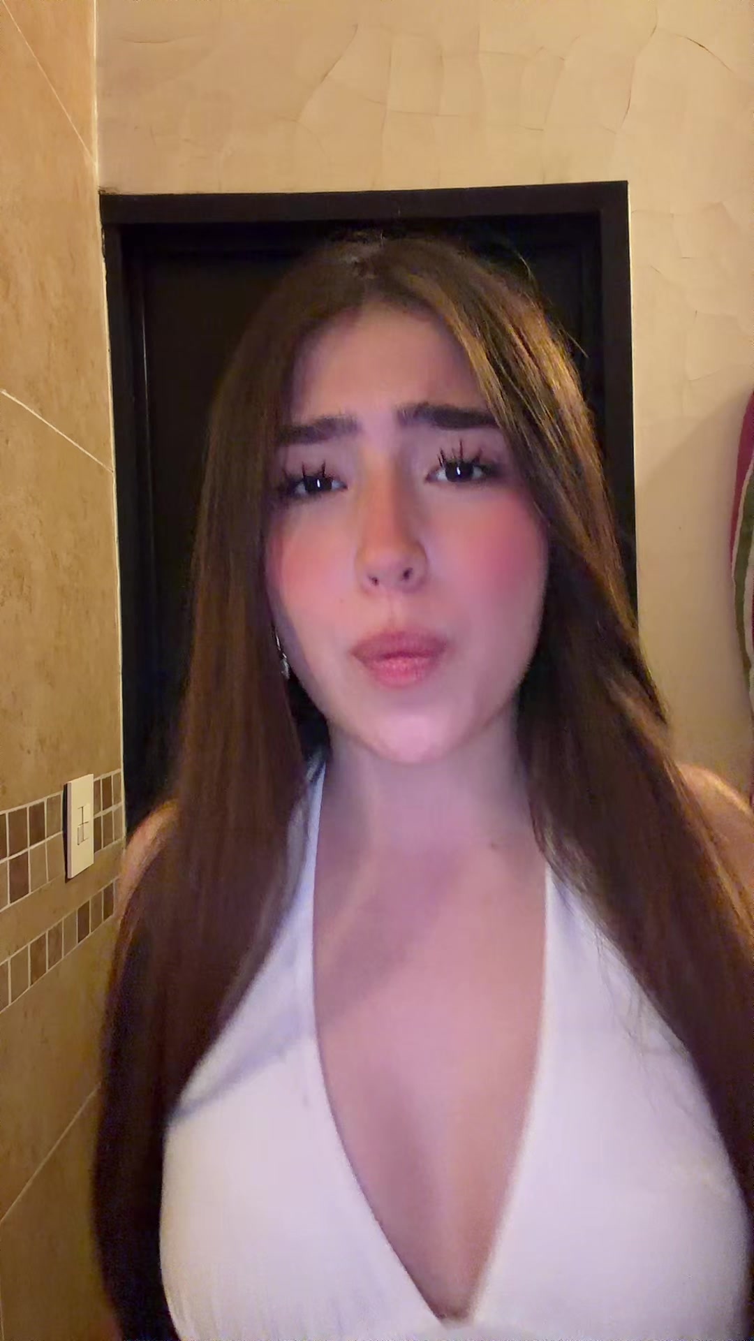 @kamihickman_