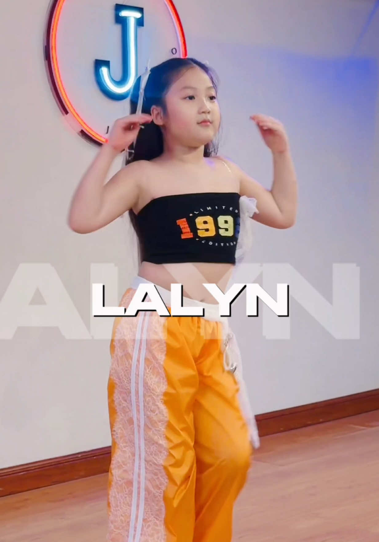 @LALAFAMiLY