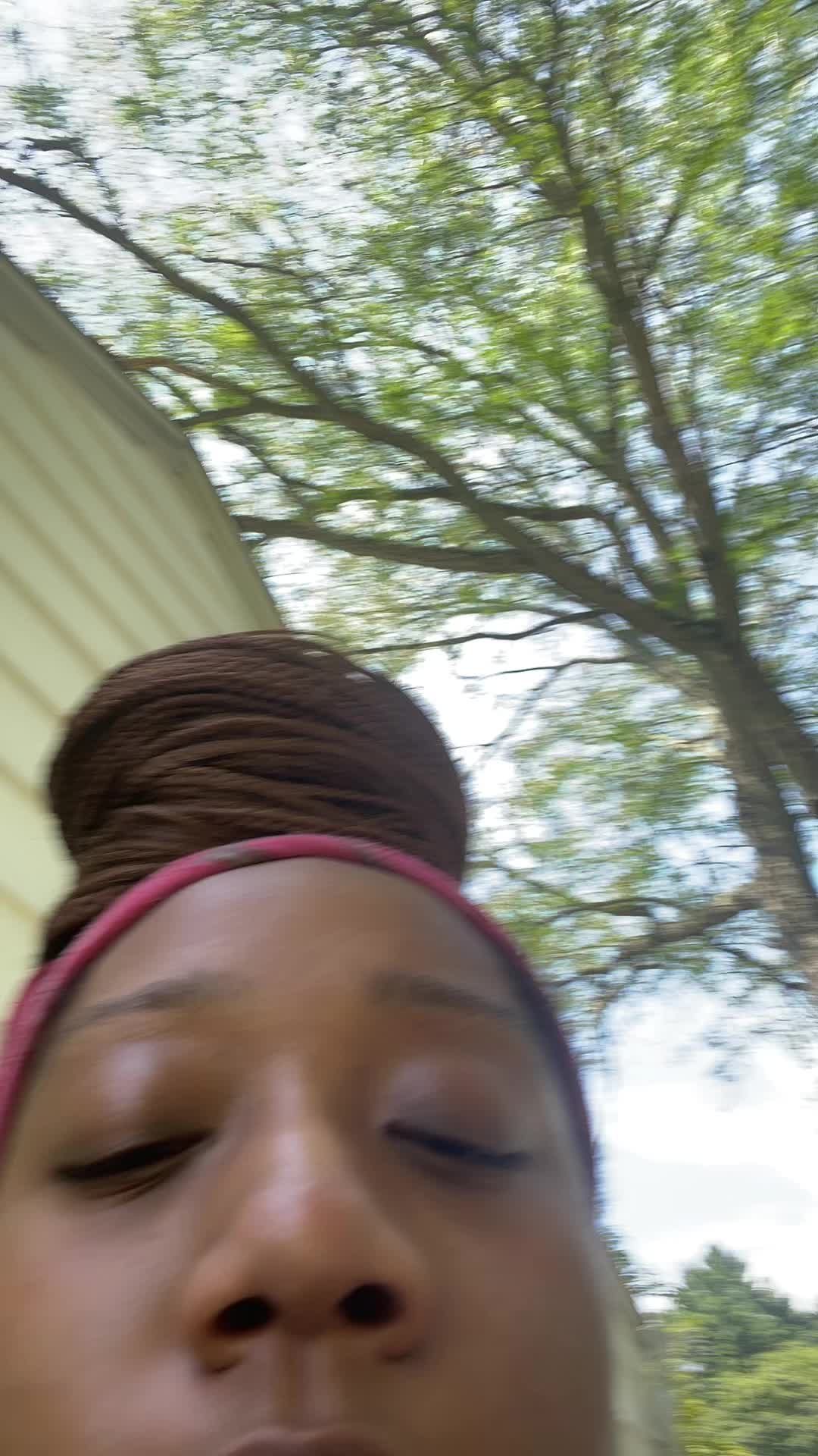 @Dee_nuggss