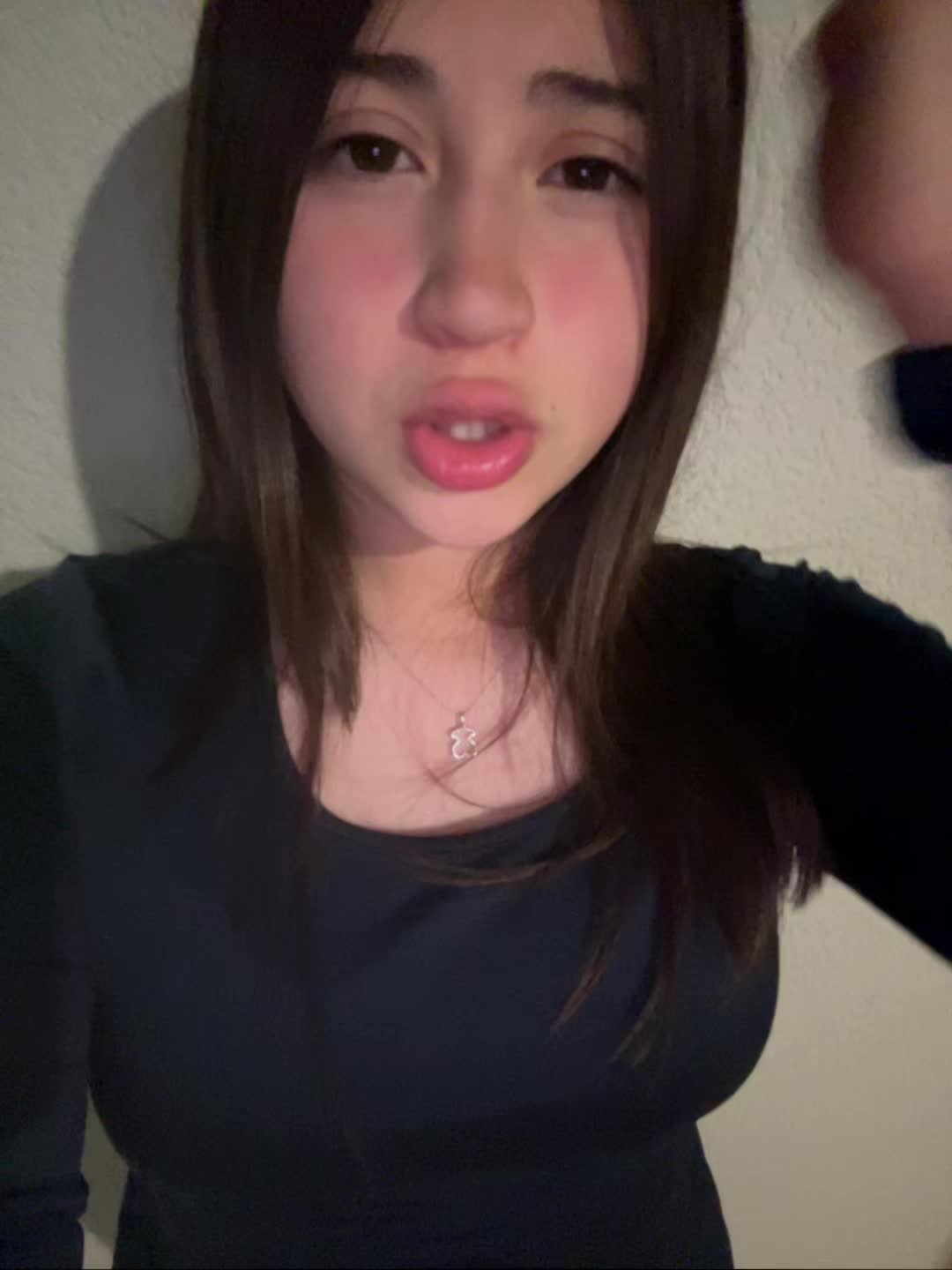 @Auraa