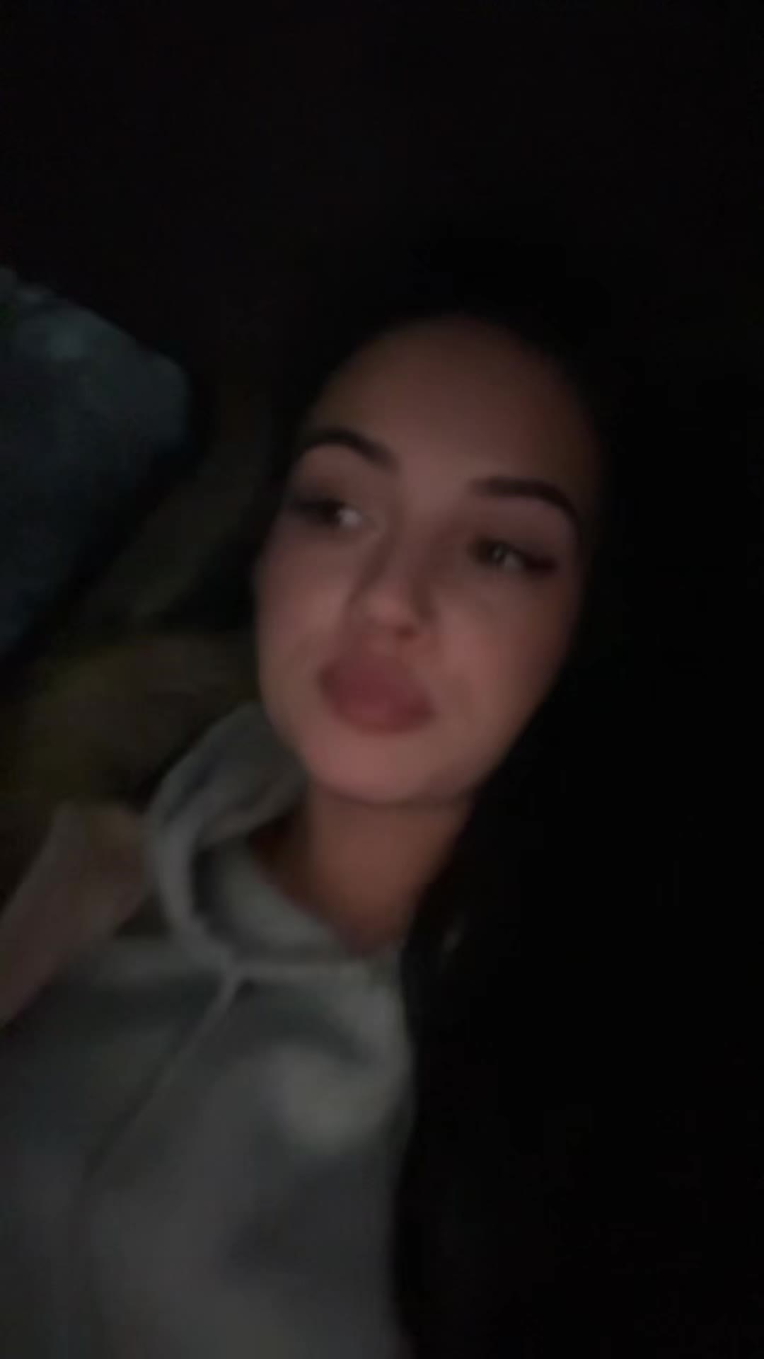 @𝒬𝓊𝑒𝑒𝓃𝒯𝒾𝒻