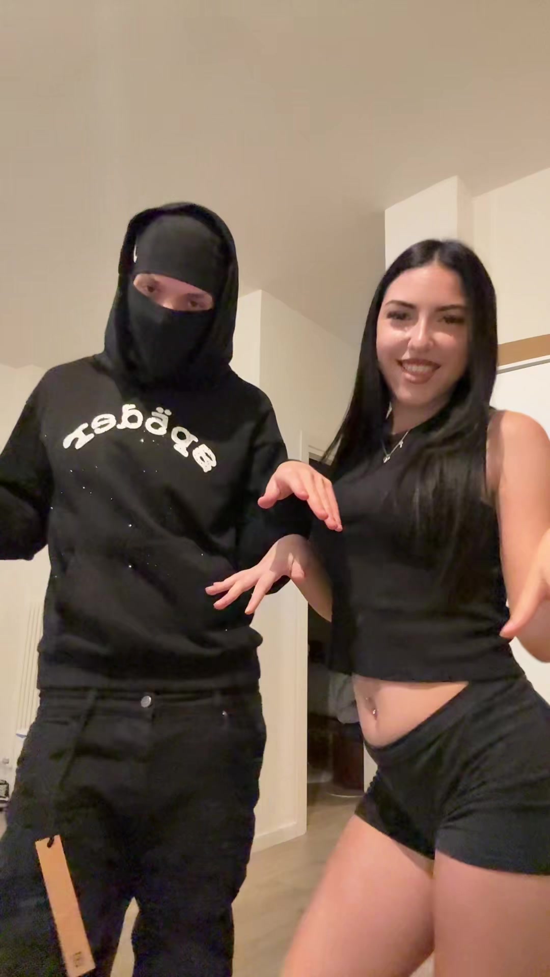 @𝒱