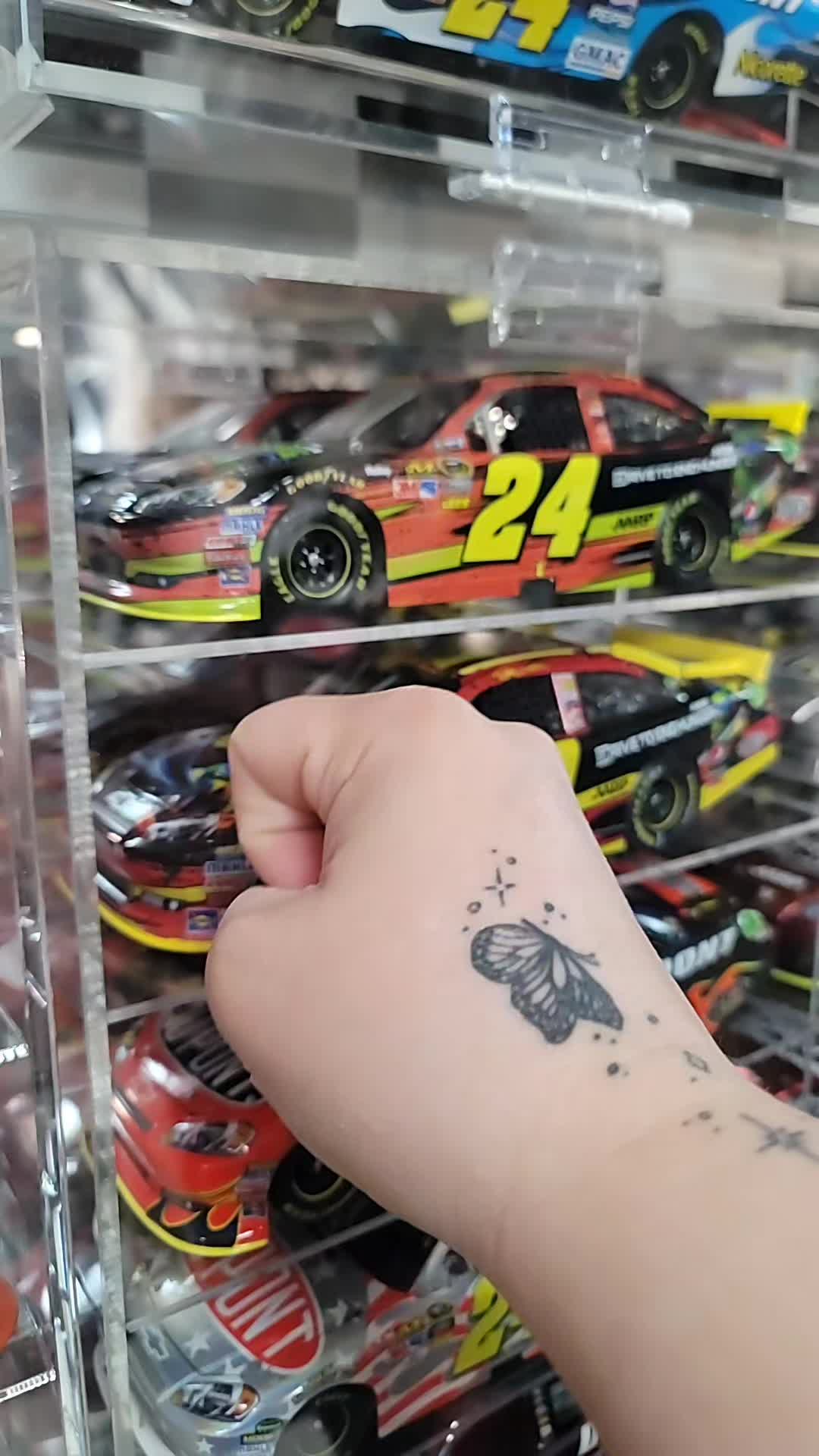 @Mrs.BigTroxDiecast24