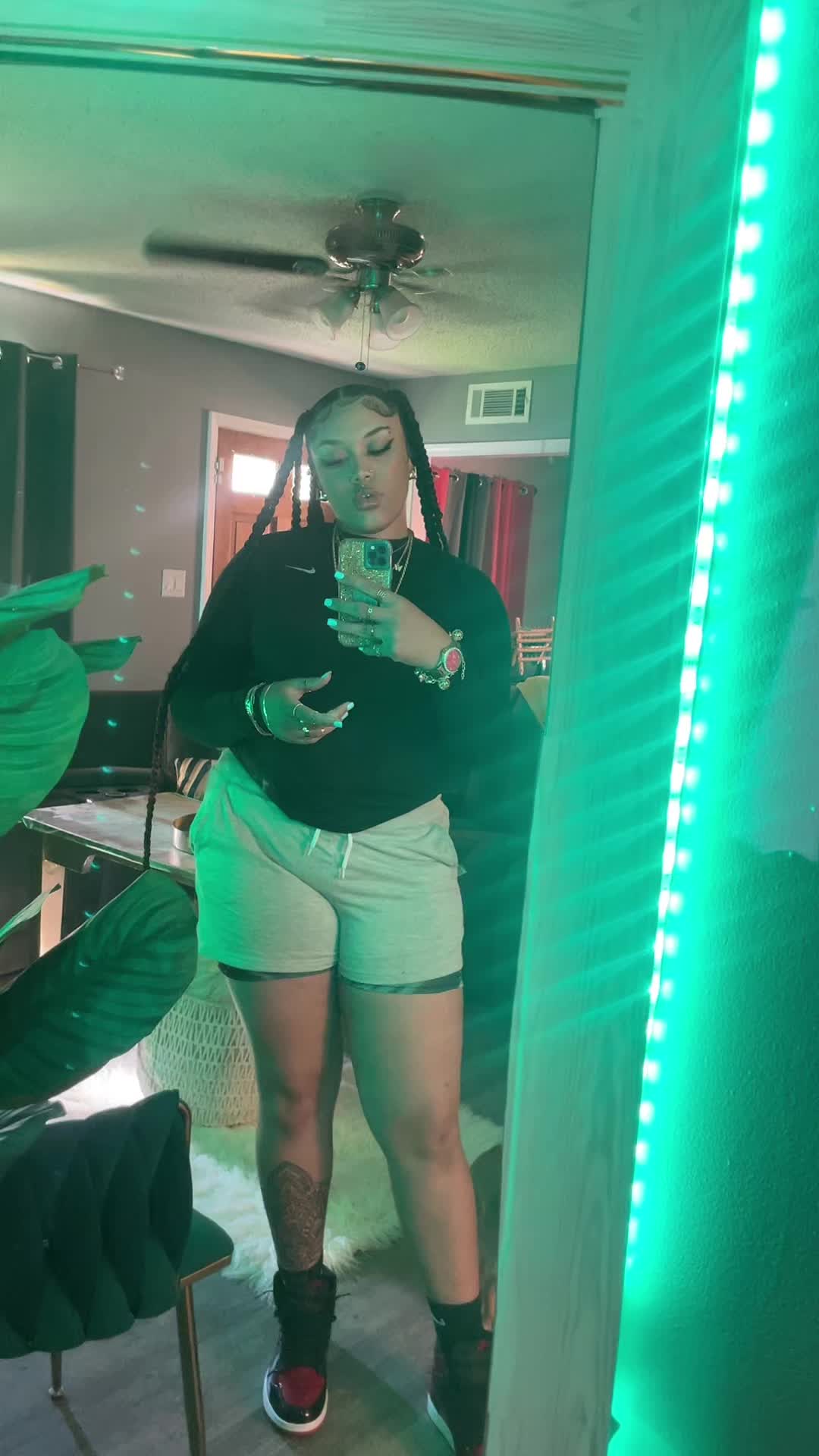 @Kutiekrissy