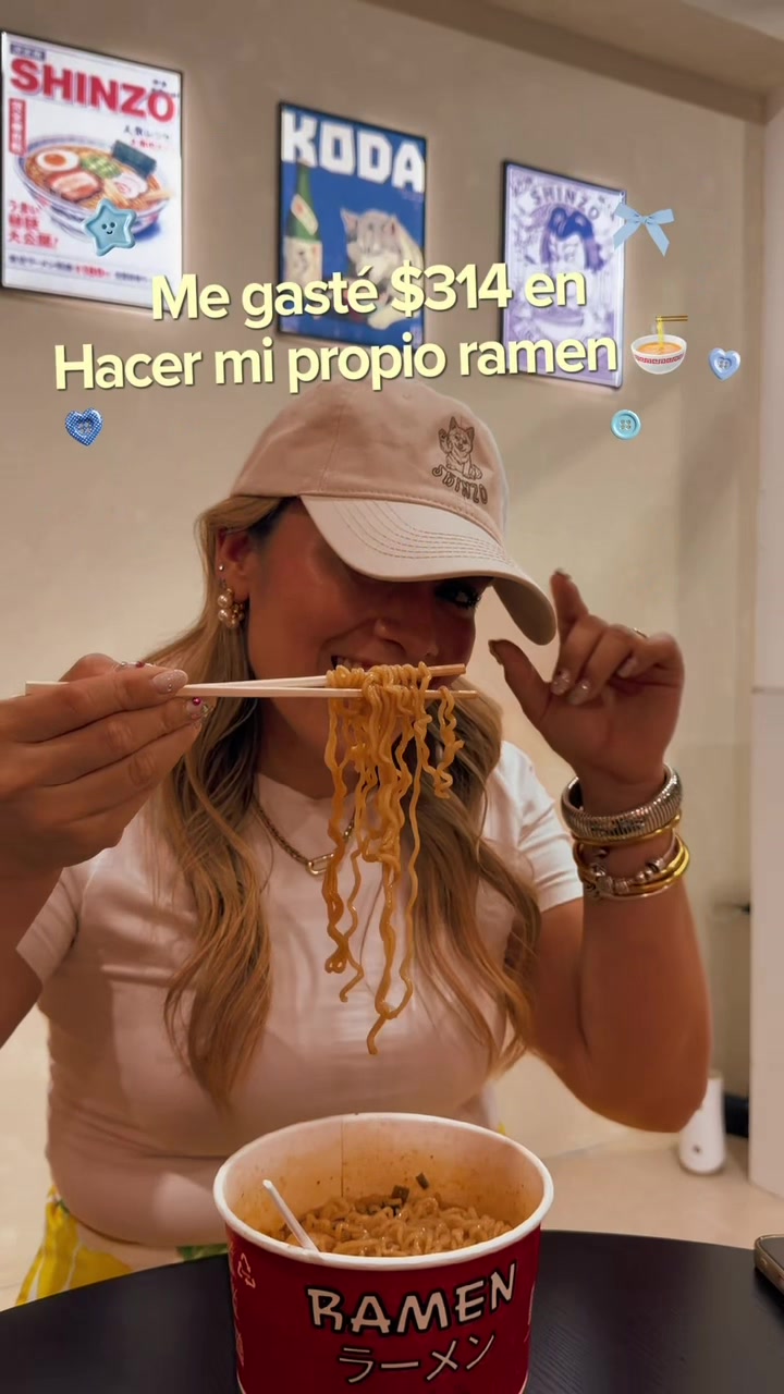 @Salma López