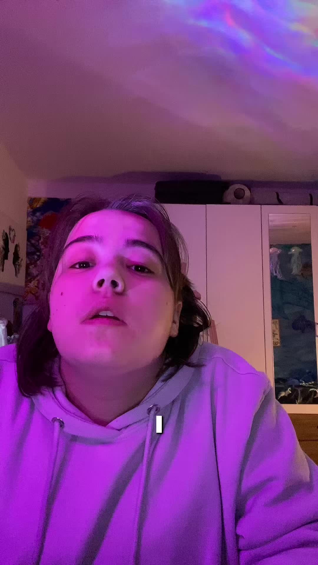 @charline.sees.in.lines
