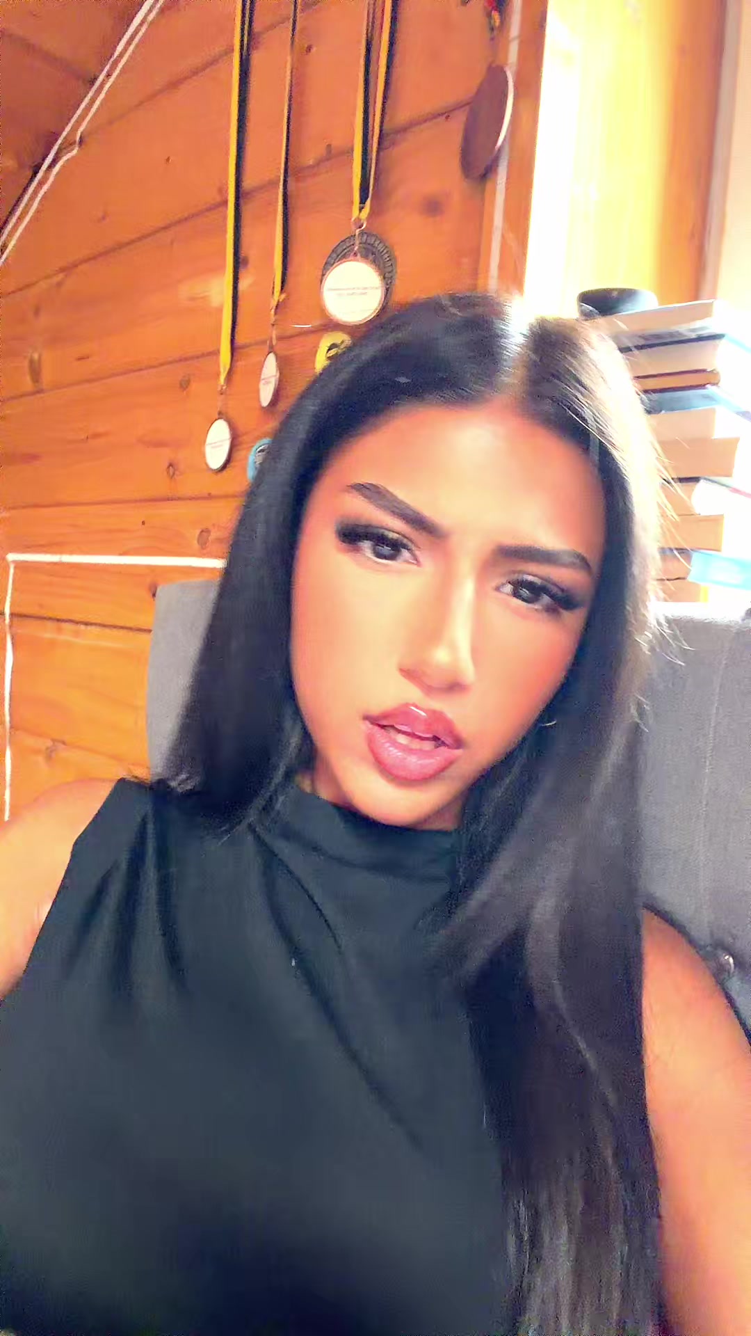 @LiveTina250k