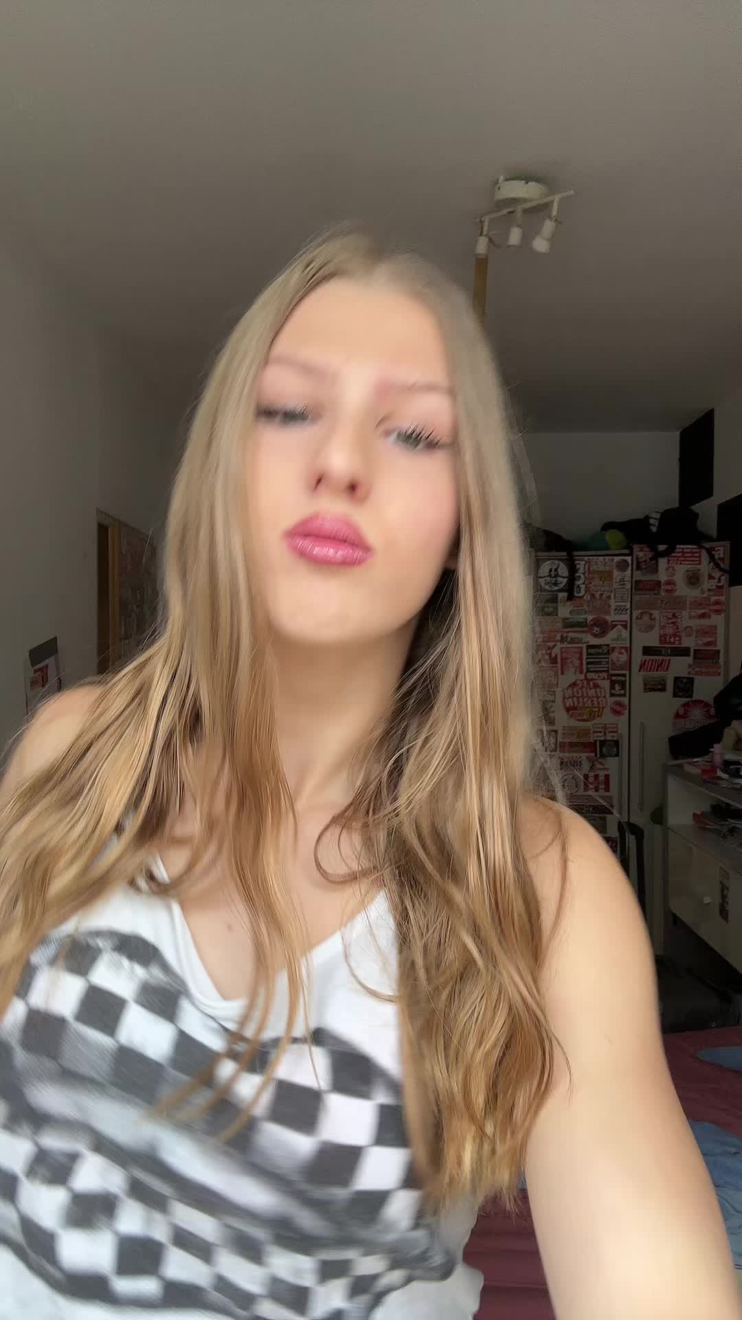 @️